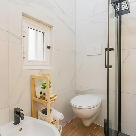 Daire Near Vecchia & Train Station Typical With Balcony *