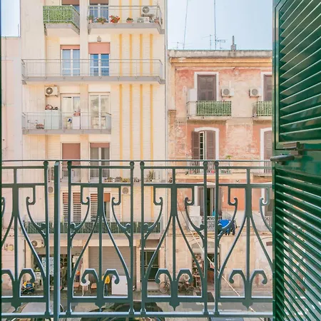 Near Vecchia & Train Station Typical With Balcony Daire