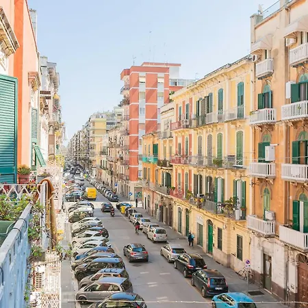 Apartman Near Vecchia & Train Station Typical With Balcony Bari